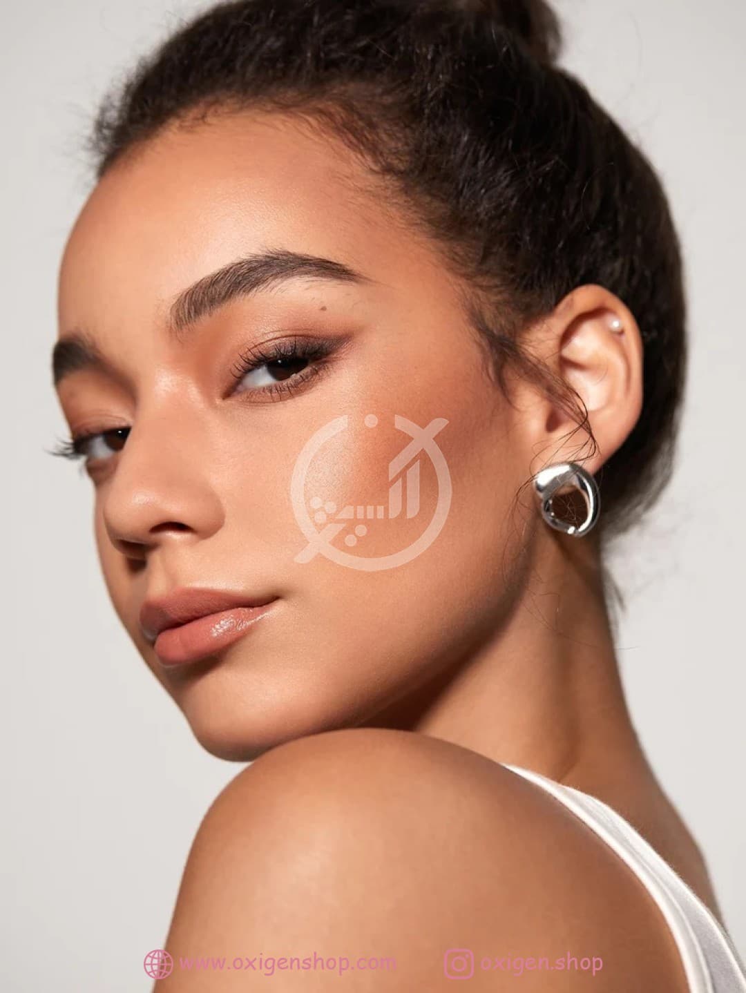 کانتور استیکی شیگلم مدل SNATCH 'N' DEFINE کانتور استیکی شیگلم مدل SNATCH 'N' DEFINE