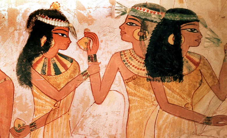 اولین پیدایش عطر در مصر	